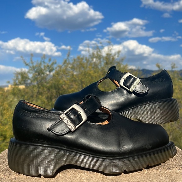 🏴󠁧󠁢󠁥󠁮󠁧󠁿 Dr. Martens MIE Vintage T-Strap Chunky Platform Mary Jane UK 7 - Picture 1 of 17